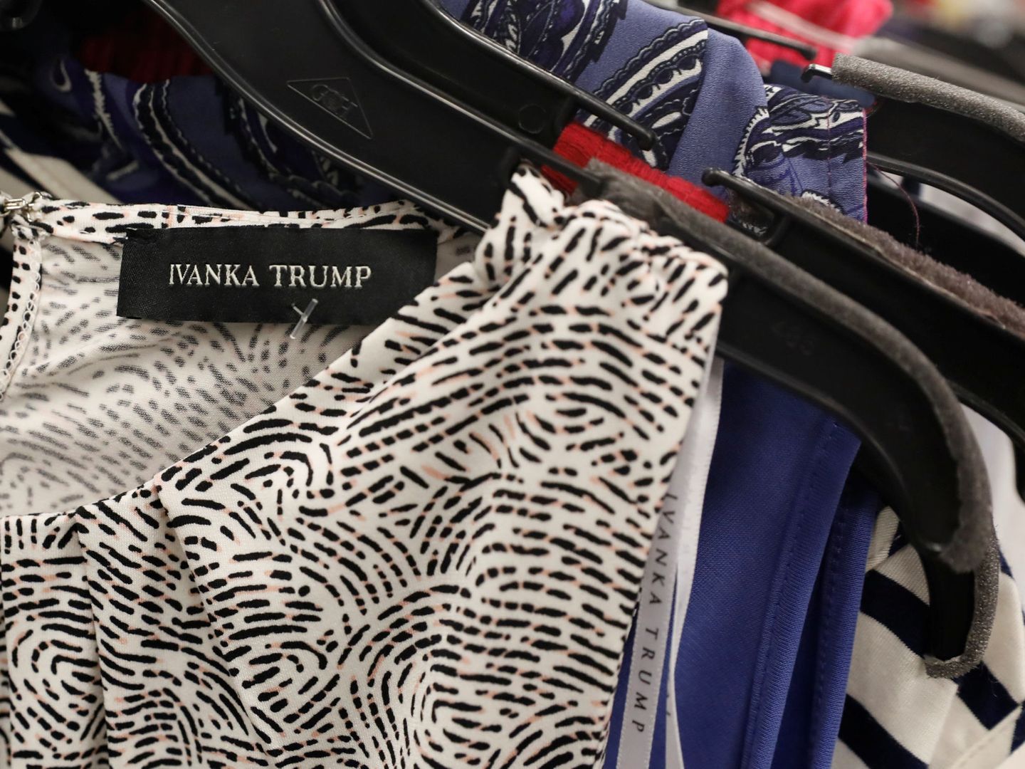 Algunas de las prendas de la marca de Ivanka Trump | Reuters