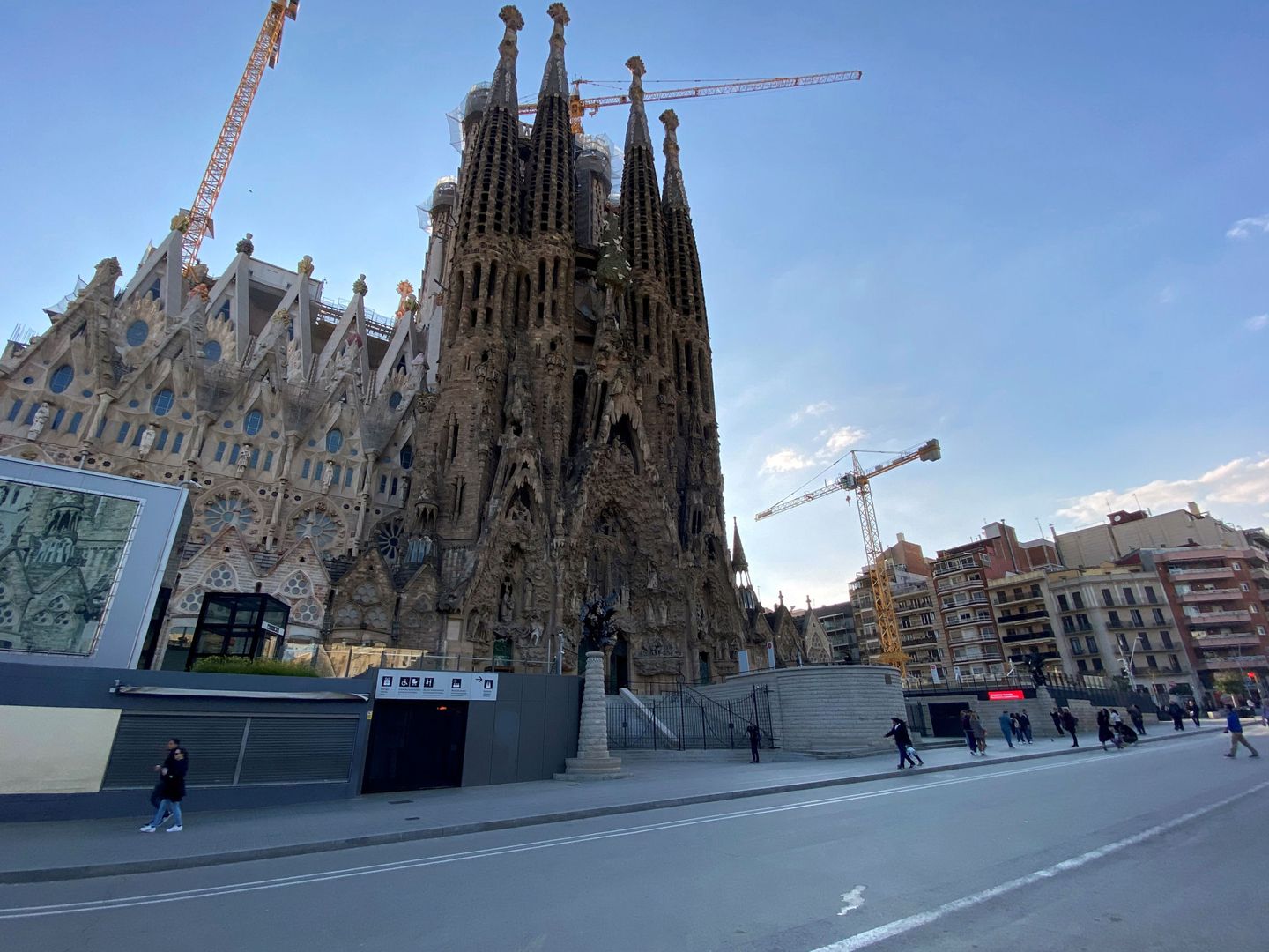 La Sagrada Familia de Barcelona, sin las habituales colas. (EFE)