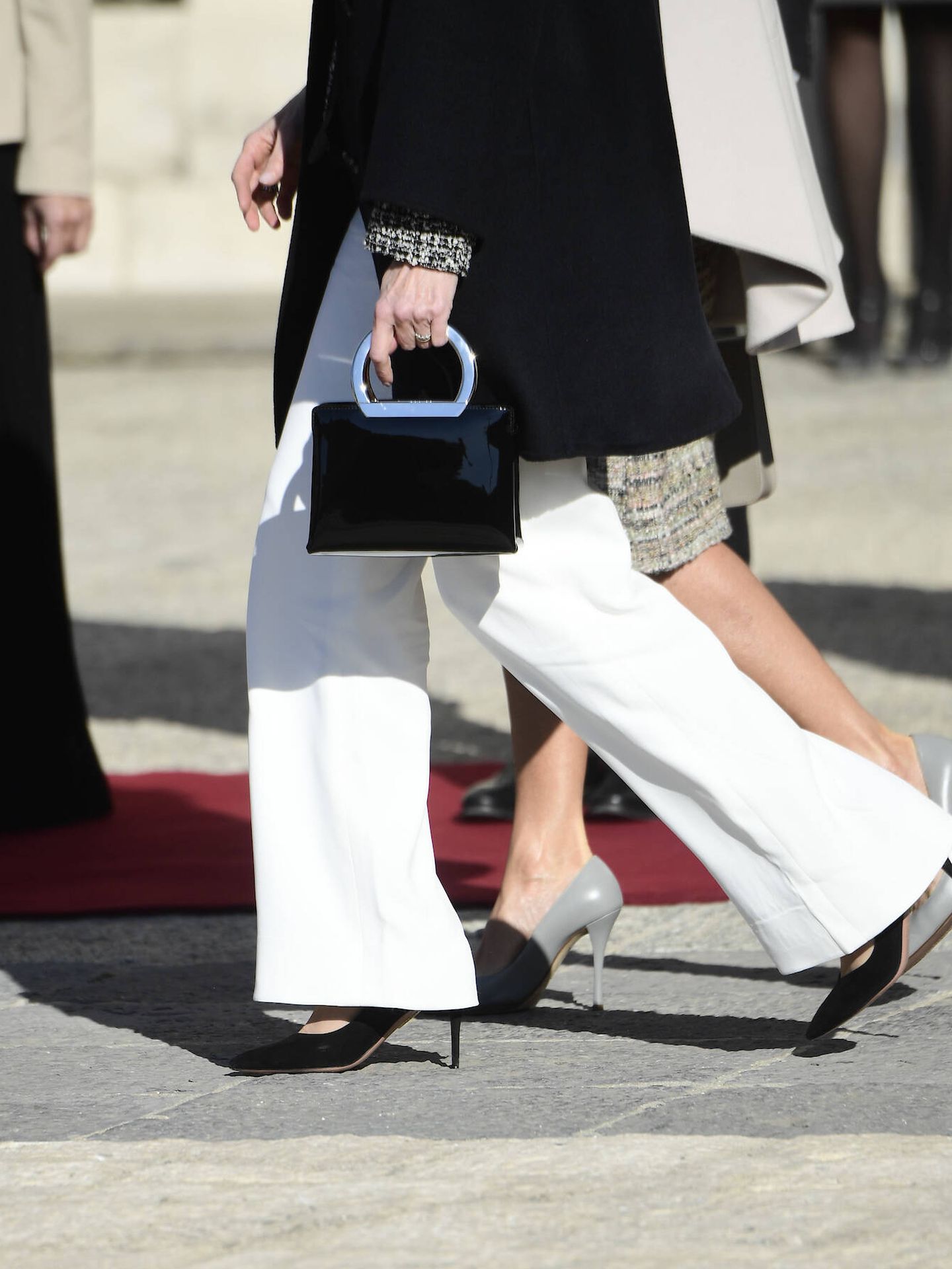 Los zapatos y el bolso de Laura Mattarella. (Limited Pictures)