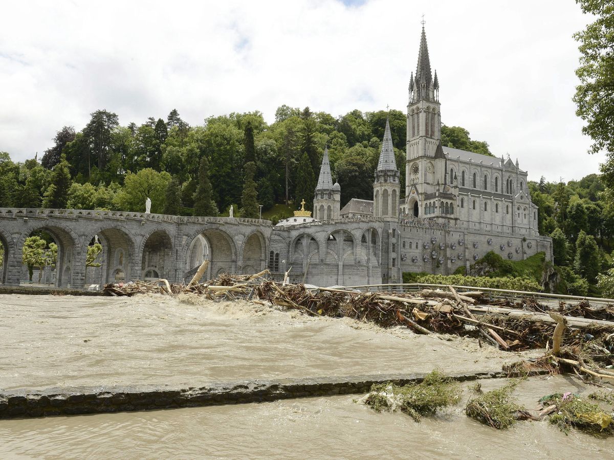 Foto: El santuario mariano de Lourdes recibe más de 2,5 millones de visitantes al año (EFE)
