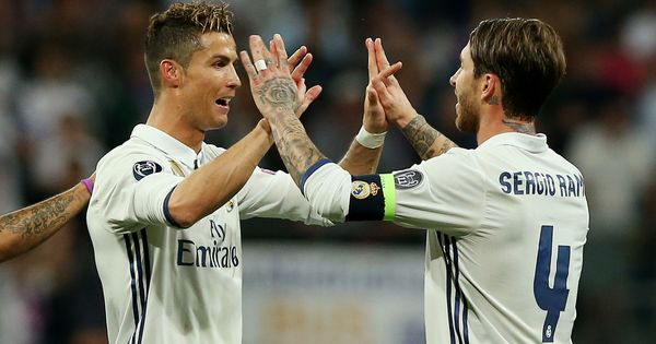 Foto: Cristiano Ronaldo y Sergio Ramos celebran un gol con el Real Madrid en la Champions. (Reuters)