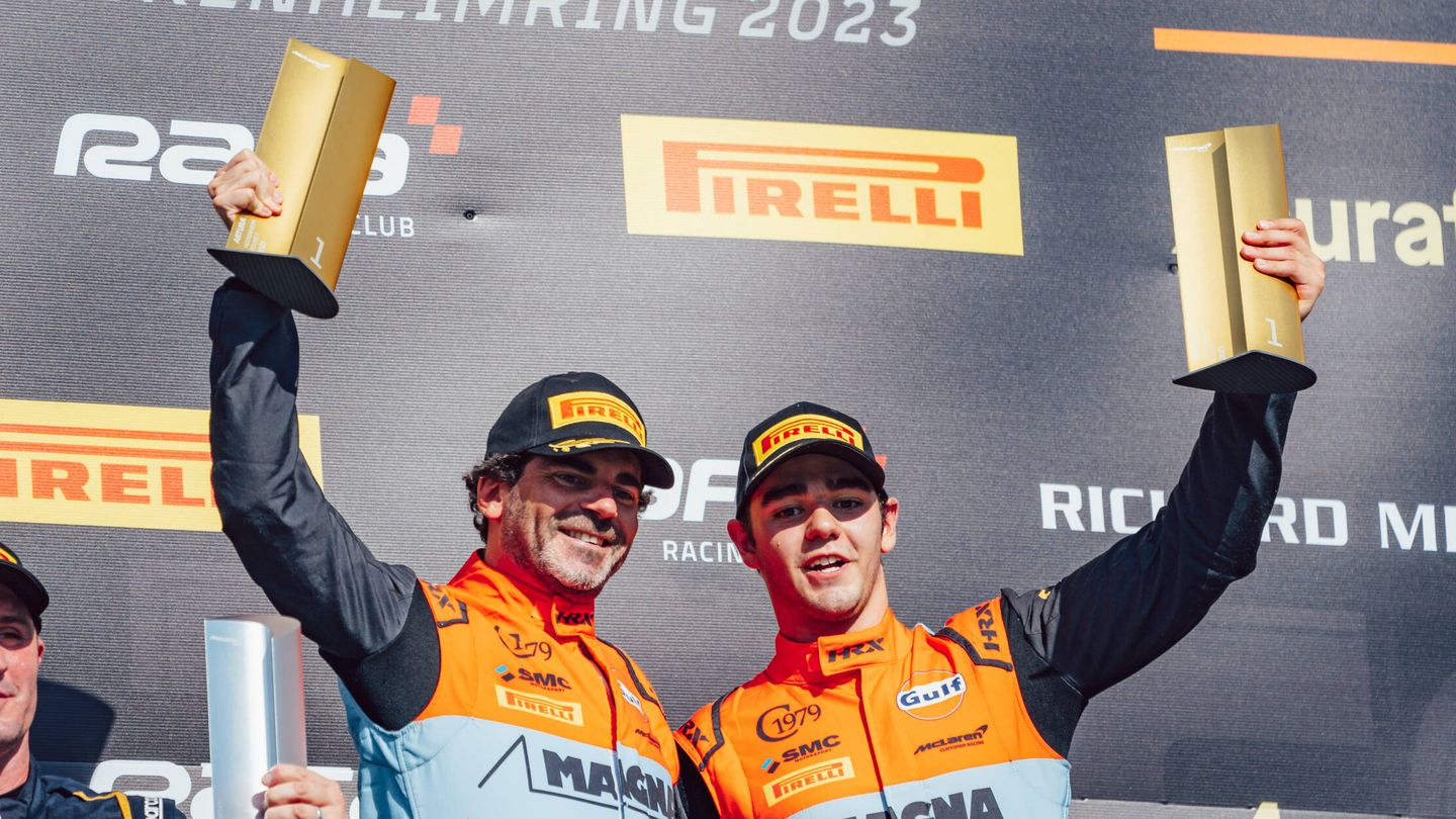 Pintos y Martín Cantero, tras su victoria en Hockeheim. (McLaren Barcelona/SMC Motorsport)