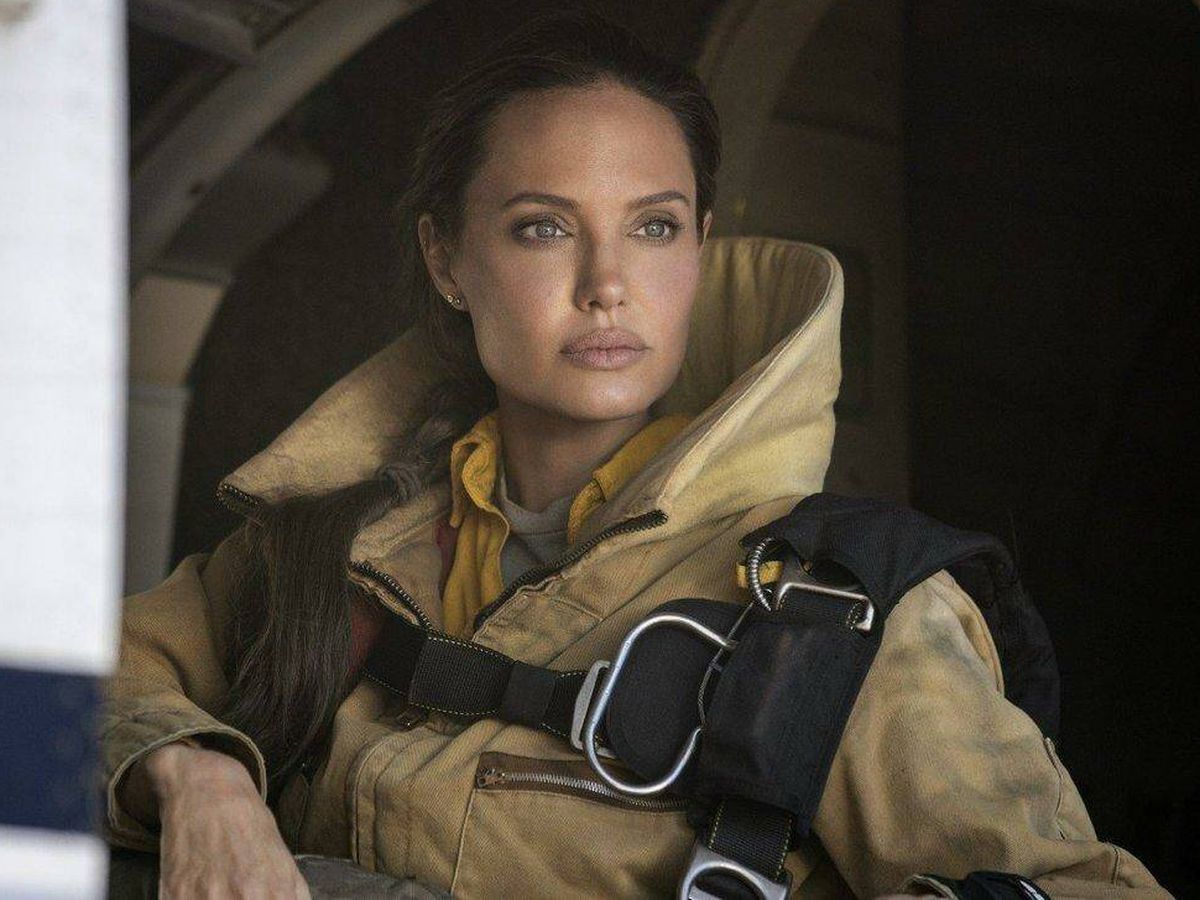 Foto: Angelina Jolie es la heroína de la película 'Aquellos que desean mi muerte' (Netflix)