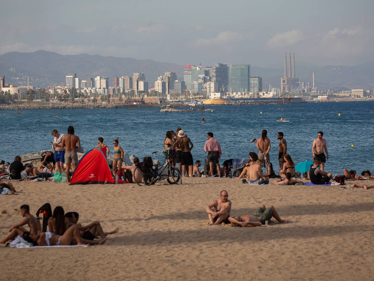 Foto: La playa de la Barceloneta. (Europa Press/David Zorrakino)