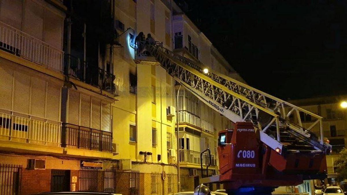 Muere un joven de 28 años y heridos sus padres en un incendio en Osuna (Sevilla)