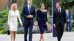Felipe VI y las dos condecoraciones que ha otorgado a Emmanuel y Brigitte Macron con motivo de su visita de Estado a España