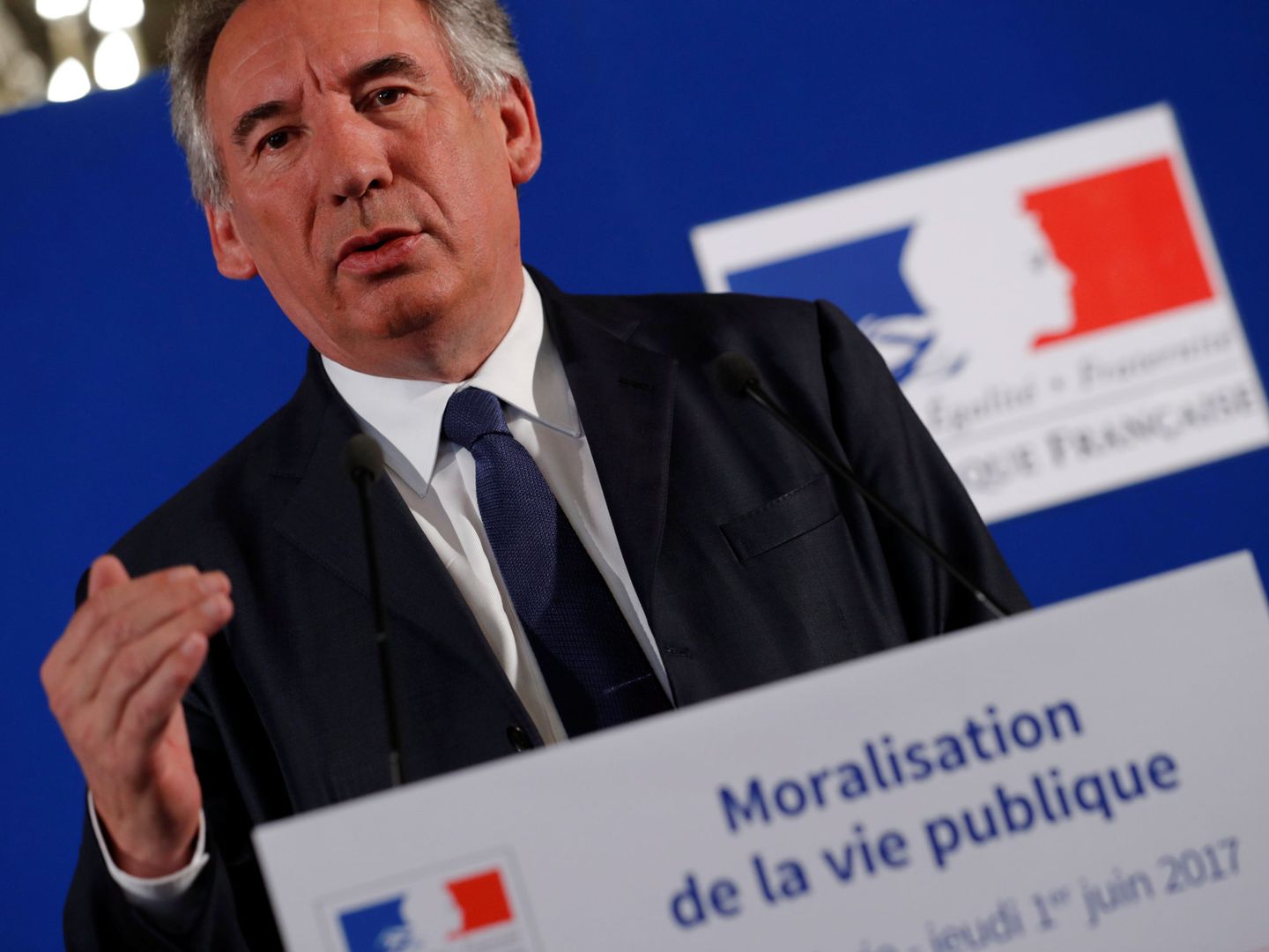 Francois Bayrou presenta una propuesta sobre ética en el sector público, en París, Francia. (Reuters)