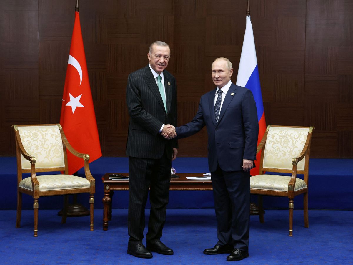 Foto: Vladímir Putin, presidente de Rusia, junto a Recep Erdogan, presidente de Turquía. (Reuters)