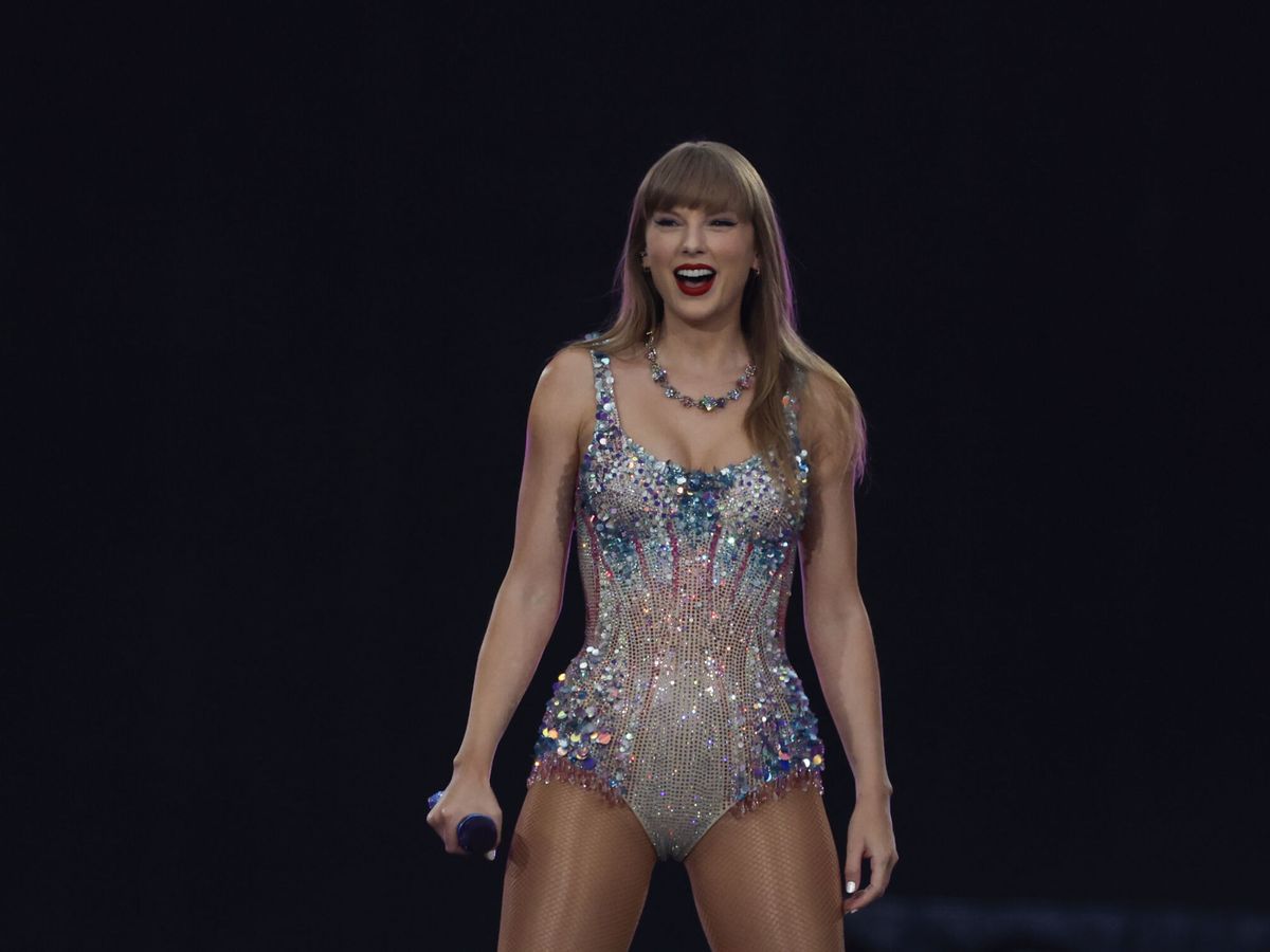 Foto: Taylor Swift es fotografiada durante su concierto en el Santiago Bernabéu de Madrid. (EFE/Juanjo Martín)