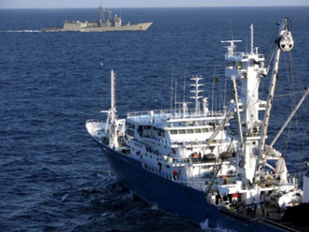 Foto: Moratinos reconoce que los piratas nunca trasladaron a tierra a tres marineros