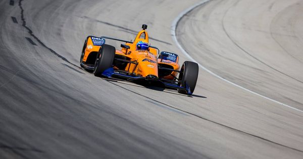 Foto: Fernando Alonso condujo por primera vez el McLaren de la Indy este martes en Texas. (Foto: McLaren Indy)