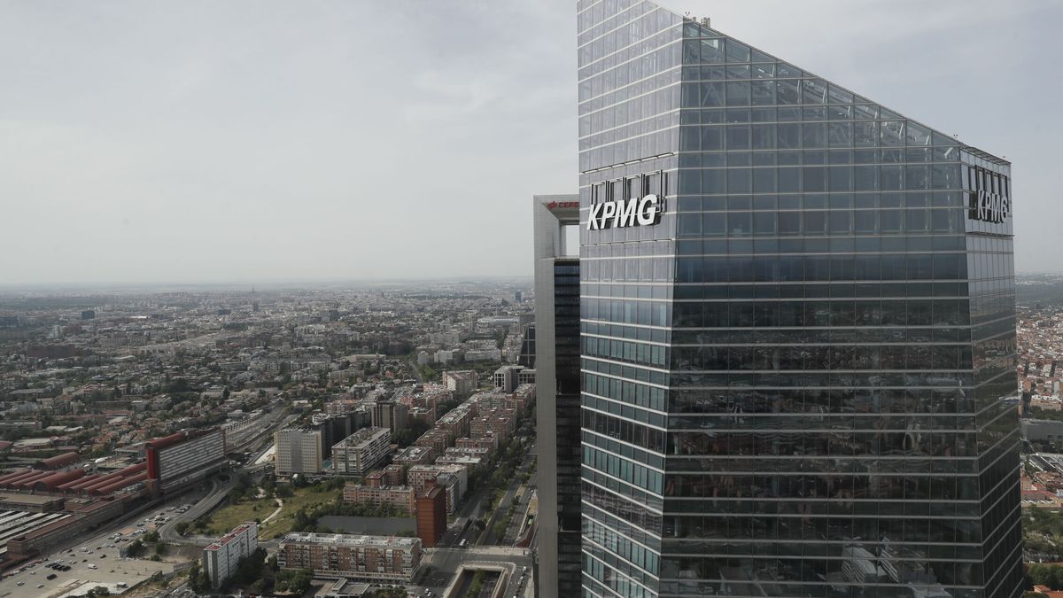 KPMG potencia su área de operaciones financieras con fichajes de Deloitte y EY