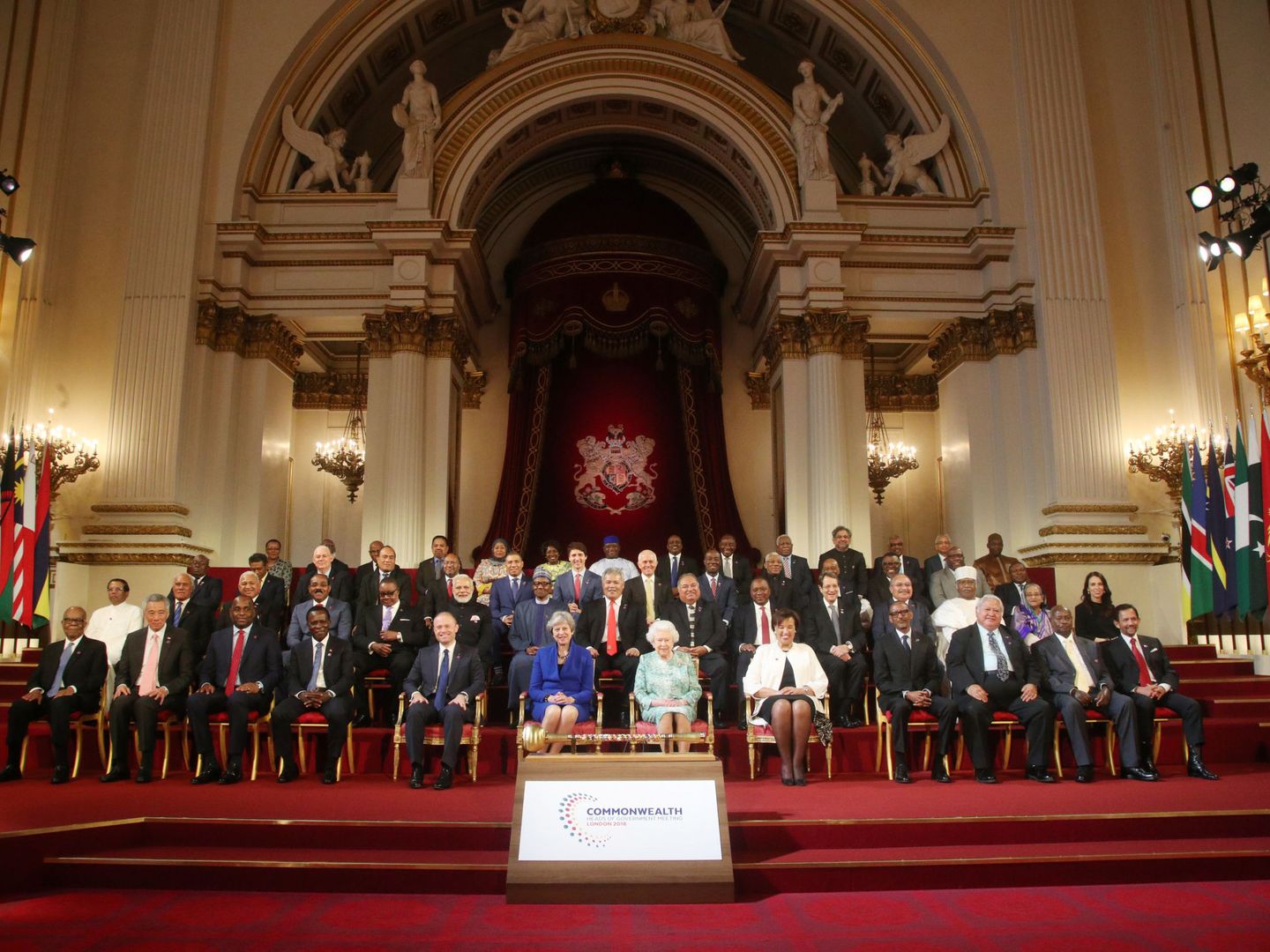 La reina, en una imagen con los líderes de los países de la Commonwealth. (Reuters)