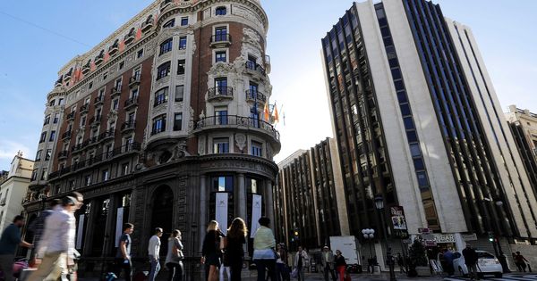Foto: El edificio histórico de Banco de Valencia, actual sede de CaixaBank. (EFE)