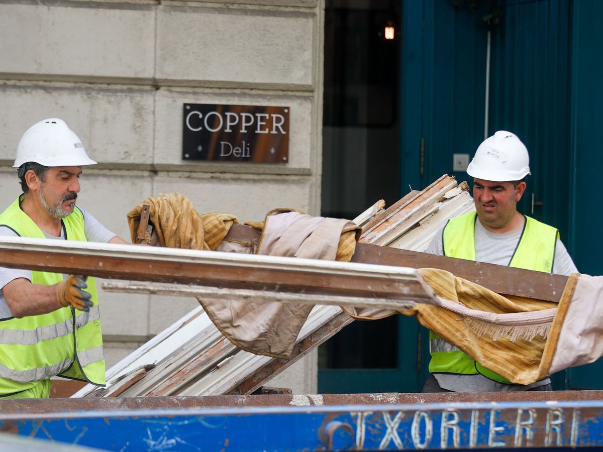 Foto: Trabajadores de la construcción. (EFE/Luis Tejido)