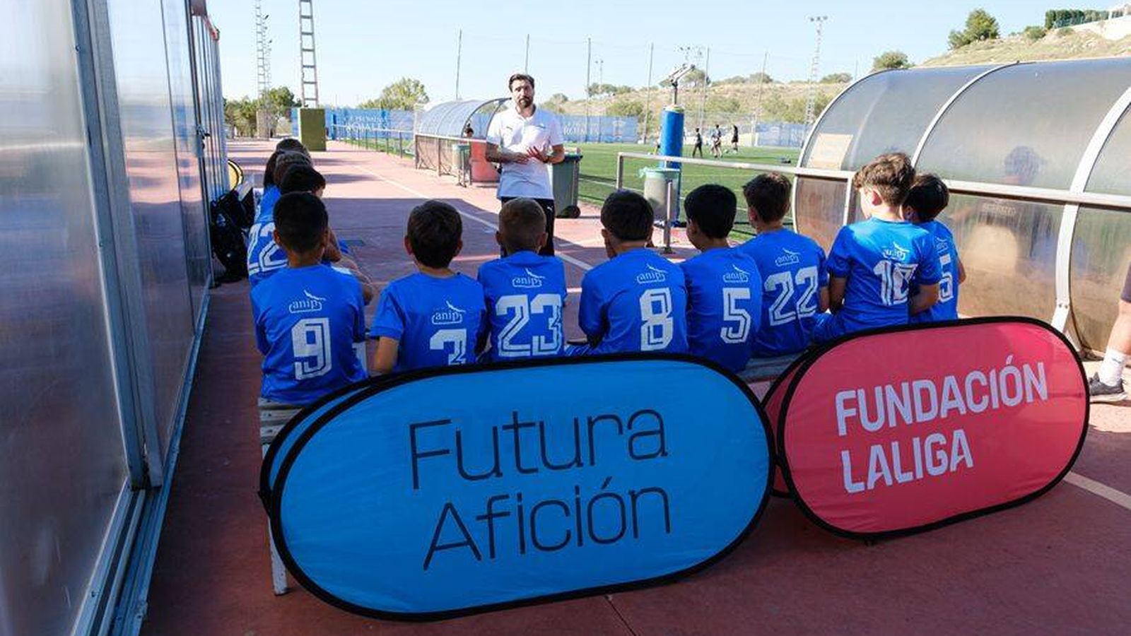LALIGA VS y PUMA convierten el Campo de Fútbol Rojales Xavi Simons en un espacio para jugar sin presión