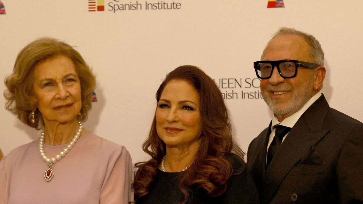 La reina Sofía luce su joya más preciada para su cita con Gloria Estefan en Houston