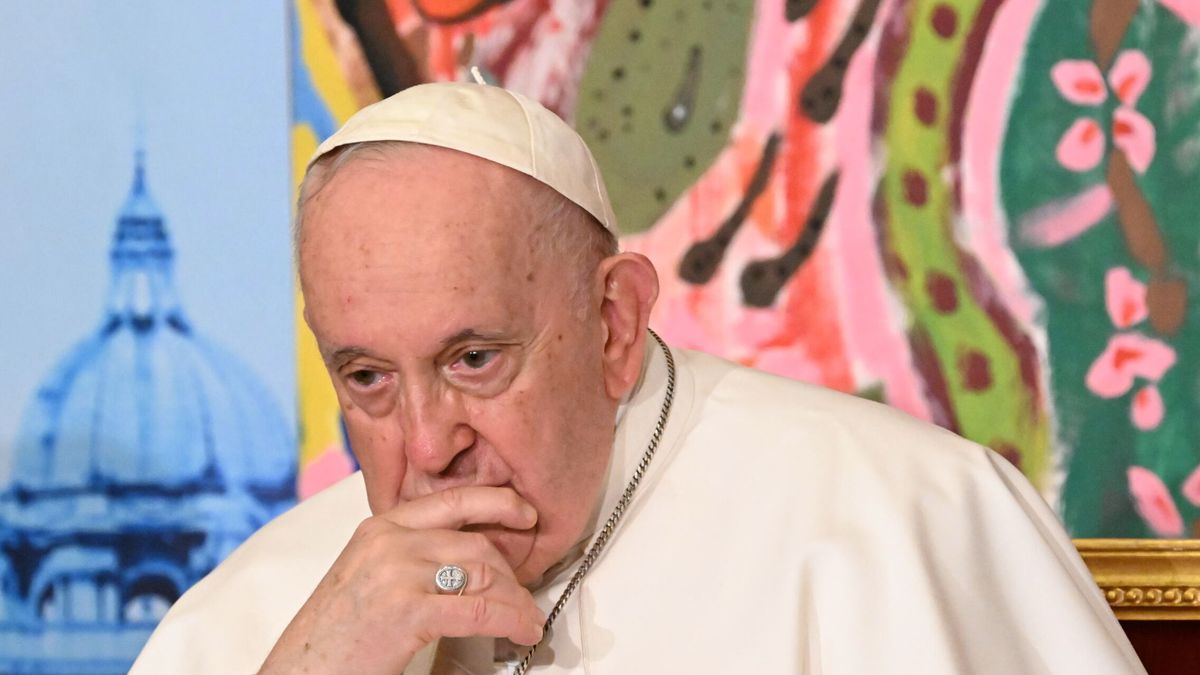 El Papa anula toda su agenda del día por una fiebre