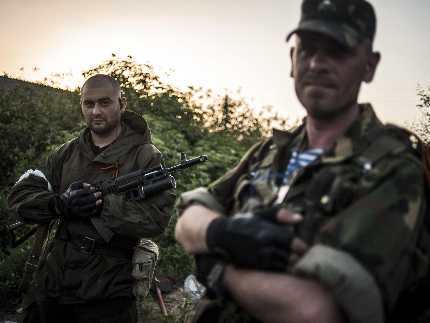 Milicianos prorrusos posan para una fotografía en Slaviansk, Donétsk (Reuters).