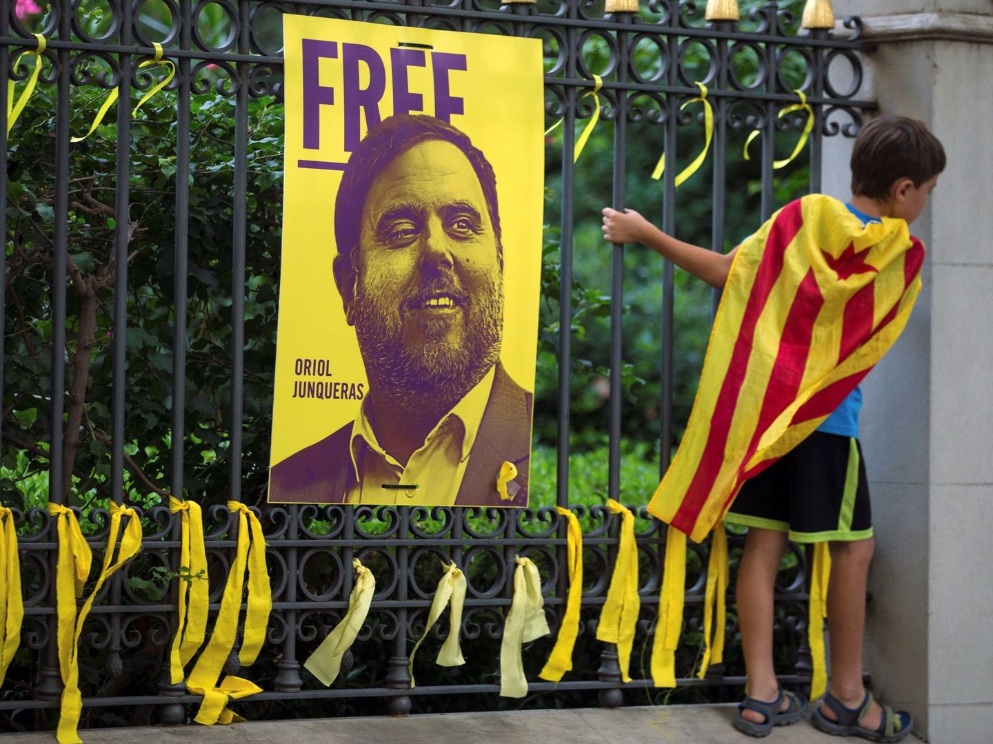 Las calles de Cataluña se han llenado de símbolos independentistas en los últimos dos años. (EFE)