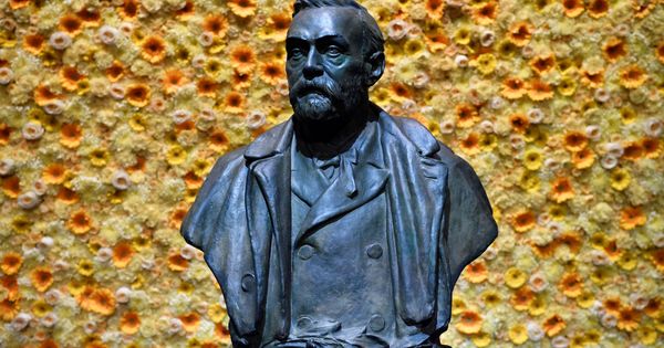 Foto: Busto del fundador de los Premios Nobel, Alfred Nobel. (Reuters)