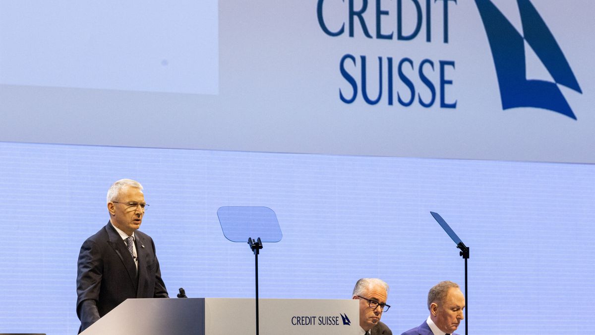 Lehmann, presidente de Credit Suisse: "Solo había dos opciones, fusión o bancarrota" 