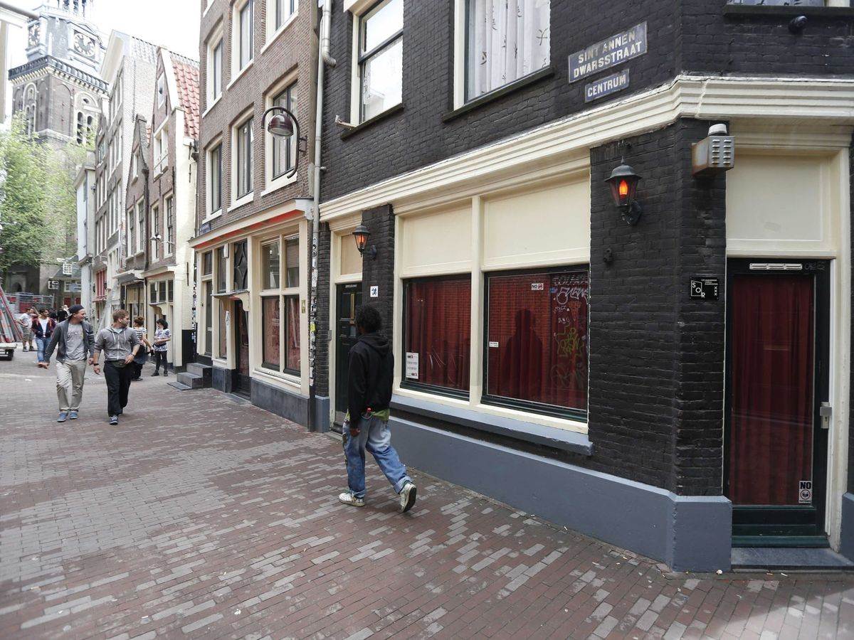 Foto: El Barrio Rojo de Ámsterdam no permitirá los alquileres por Airbnb (EFE/Jerry Lampen)