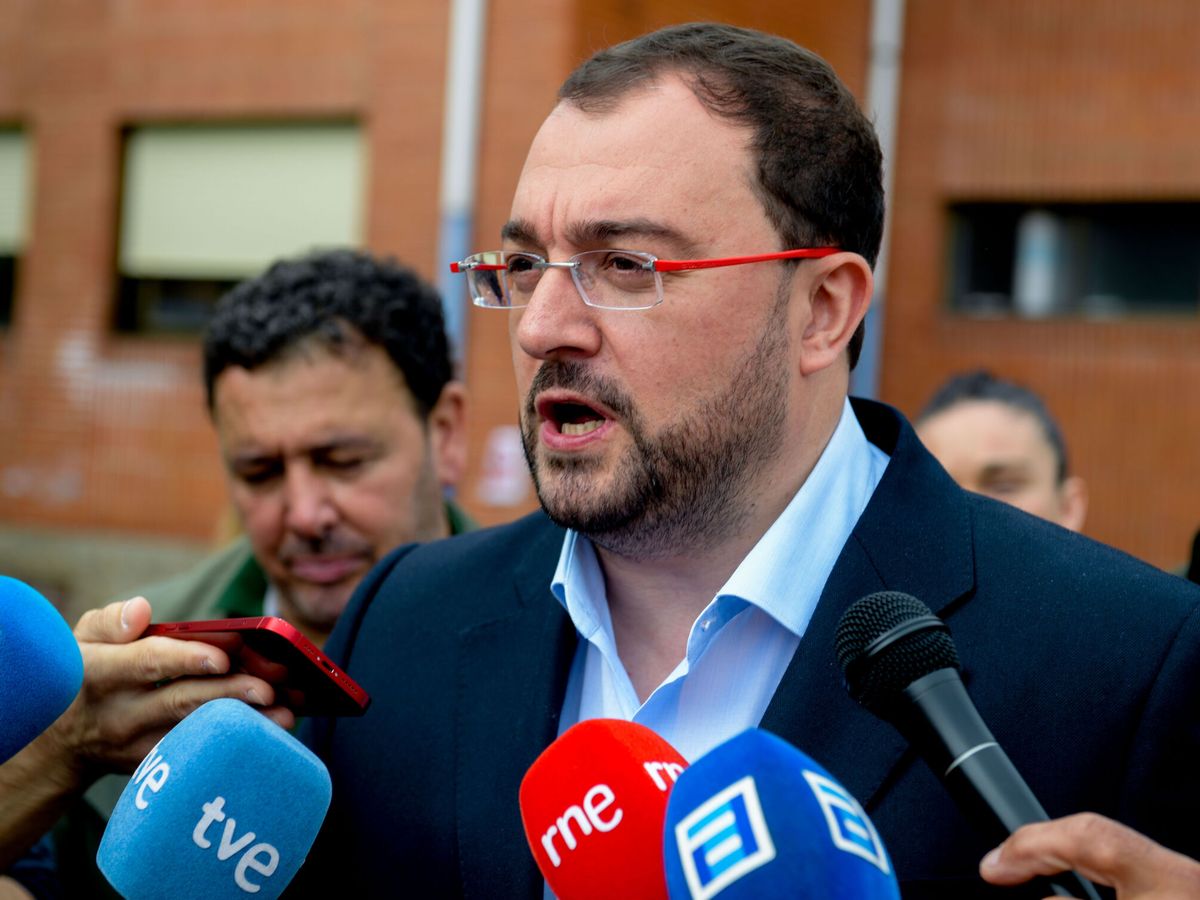 Foto: El presidente del Principado y candidato de la FSA-PSOE a la reelección, Adrián Barbón. (EFE/ Eloy Alonso)