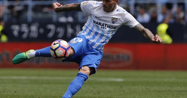 Foto: Sandro, durante un partido del Málaga. (EFE)