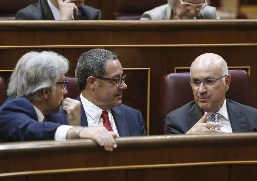 Foto: Los diputados de CiU (de izda a dcha), Josep Sánchez Llibre, Pere Macias y Josep Antoni Duran Lleida