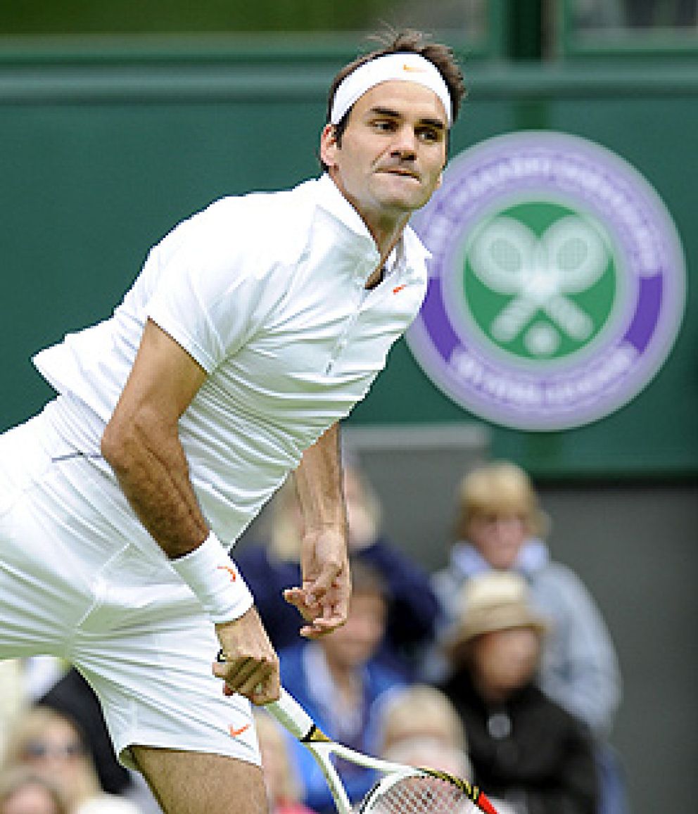 Foto: Roger Federer inicia la defensa del título firmando la primera victoria de Wimbledon