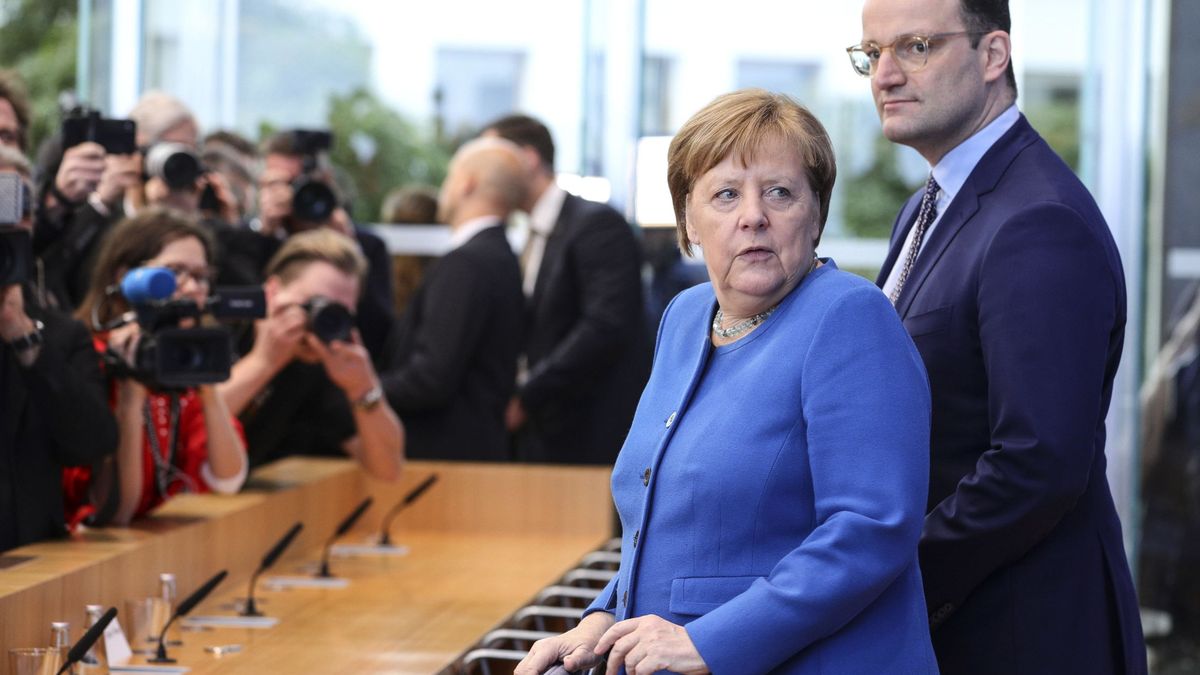 Merkel asegura que hasta el 70% de la población podría contagiarse de Covid-19