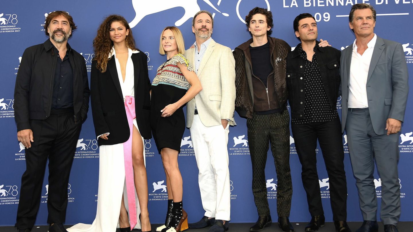 Javier Bardem, Zendaya, Rebecca Ferguson, Denis Villeneuve, Timothée Chalamet, Oscar Isaac y Josh Brolin, en el estreno de 'Dune'. (EFE)