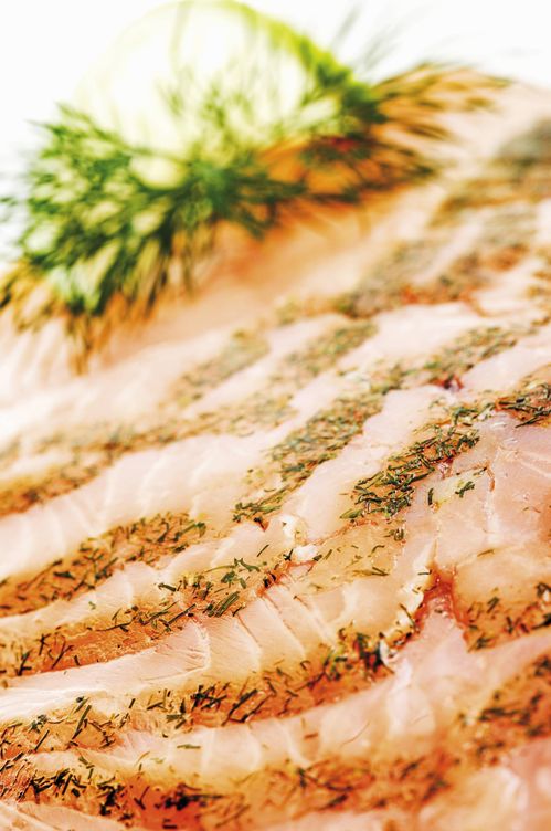 El salmón, una de las mejores fuentes de grasas sanas. (the food passionates/Corbis)