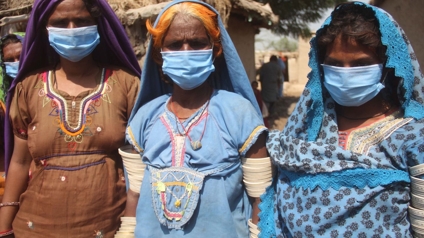 Mujeres pakistaníes de la zona rural de Hyderabad, Pakistán. (EFE)