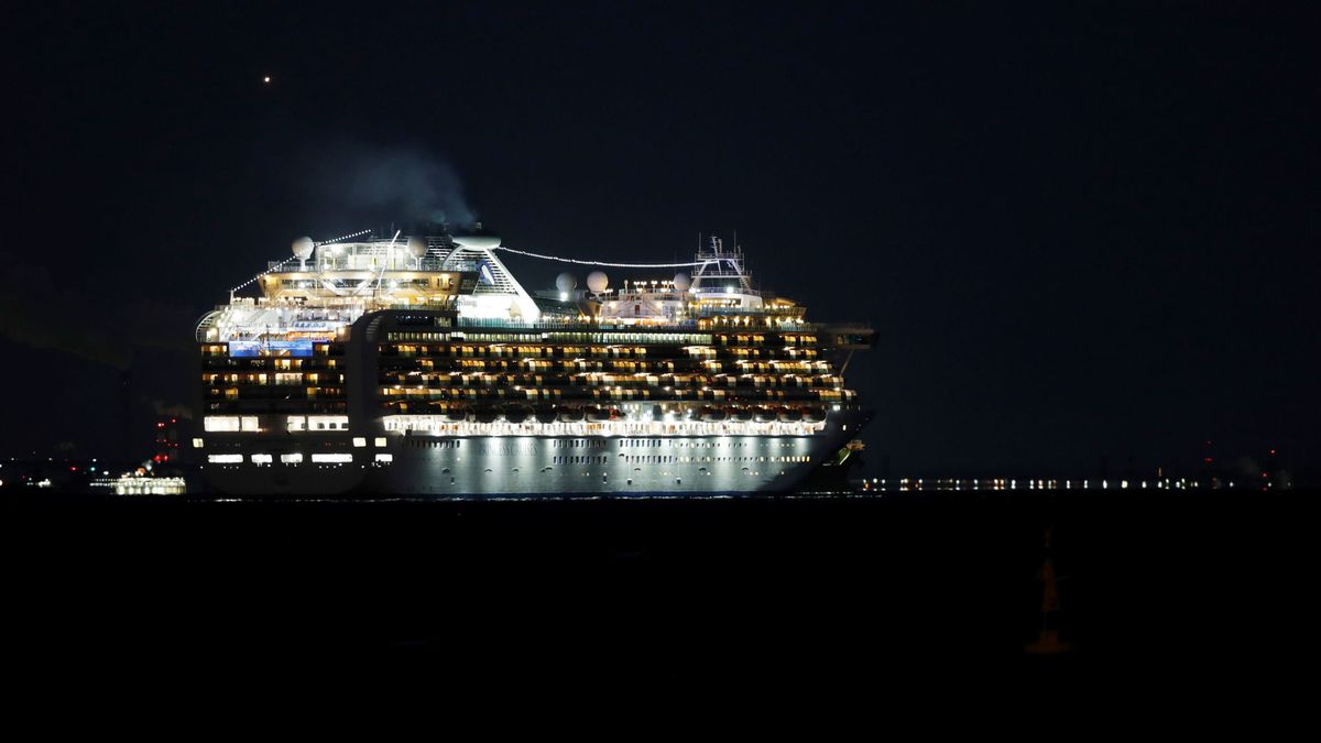 Japón confirma diez casos de coronavirus en un crucero con 3.700 personas a bordo
