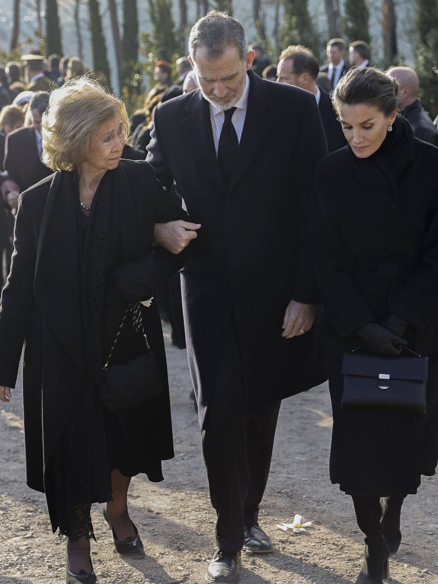La reina Sofía, en el funeral de Constantino junto a los Reyes. (EFE)