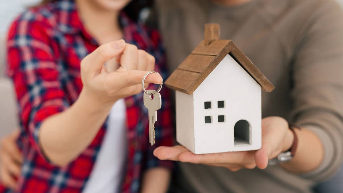 ¿Debería poner a nombre de mi pareja una casa si solo yo voy a pagar la hipoteca?