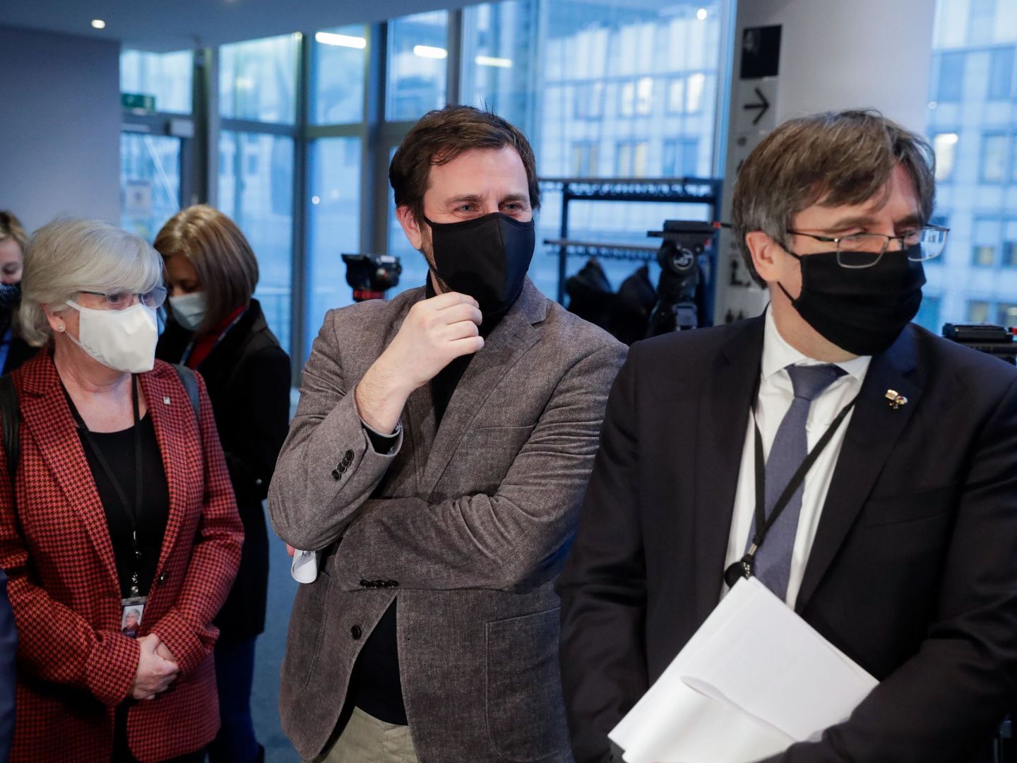Los tres eurodiputados, antes de su vista ante la comisión de Asuntos Jurídicos. (EFE)