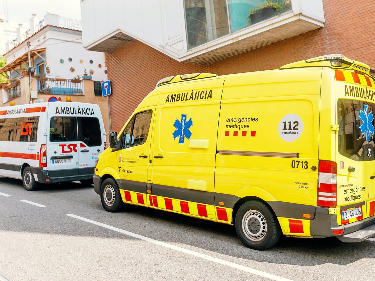 Foto: Dos ambulancias en Barcelona - Archivo. (iStock)