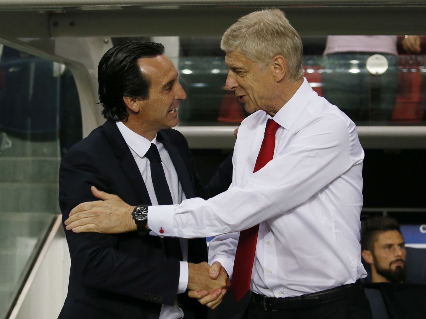 Unai Emery y Arsène Wenger, cuando PSG y Arsenal se enfrentaron en la Champions. (Reuters)