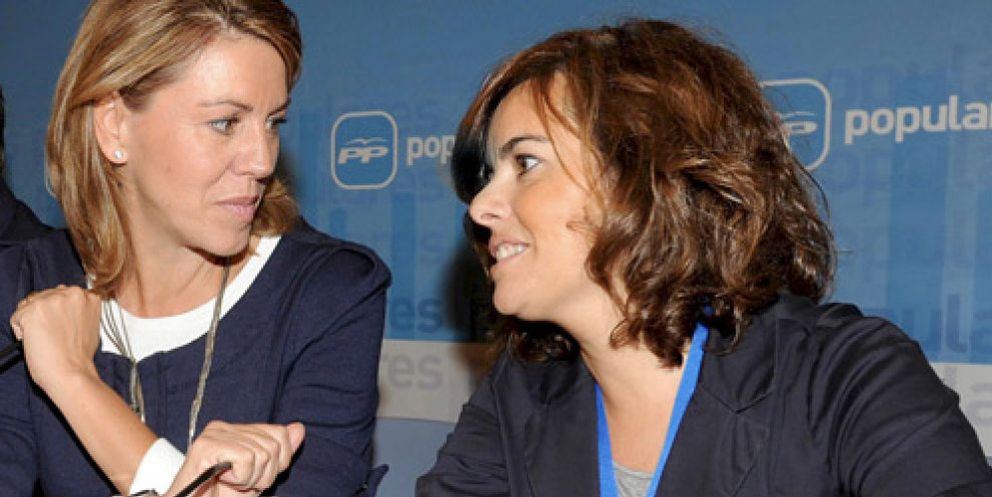 Foto: La vicepresidenta gana el primer asalto entre las dos ‘damas de hierro’ de Rajoy
