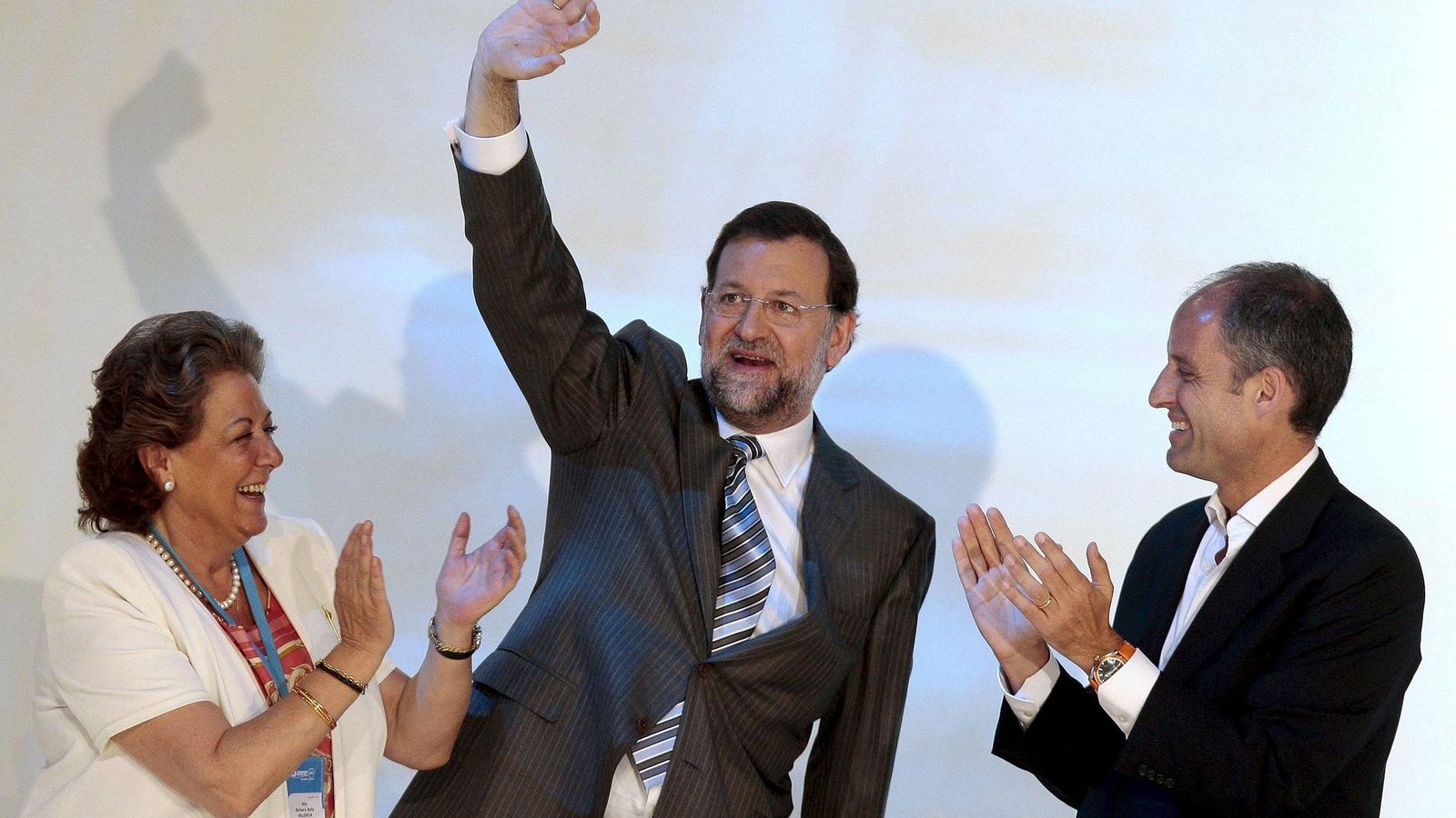 Foto: Mariano Rajoy junto a Rita Barberá y Francisco Camps. (Efe) 