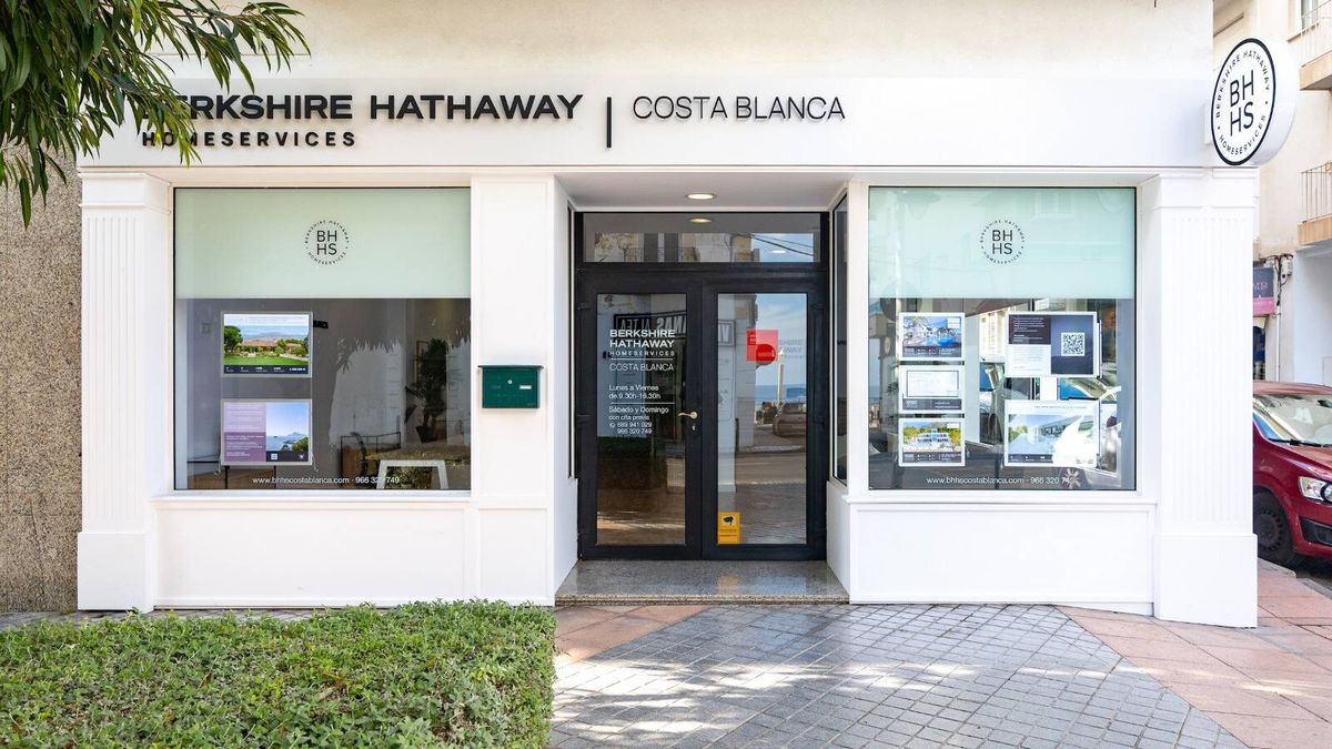 La inmobiliaria de Warren Buffett abre otra oficina en Alicante por la gran demanda de lujo 