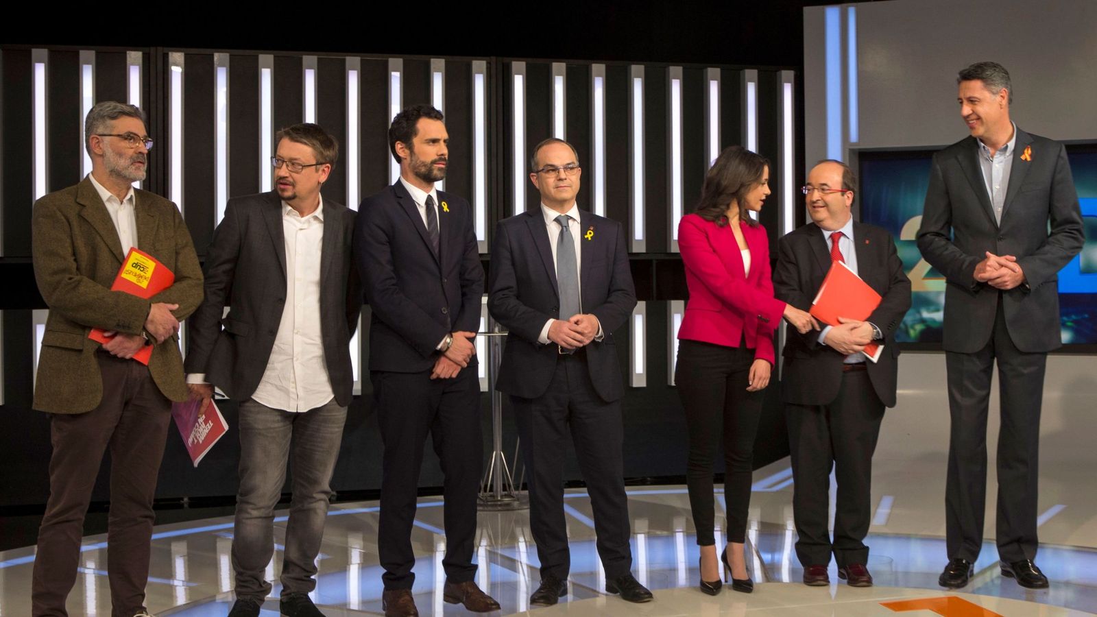 Foto: Los candidatos a la Generalitat de Cataluña antes del 'Debat de La 1'. (EFE)