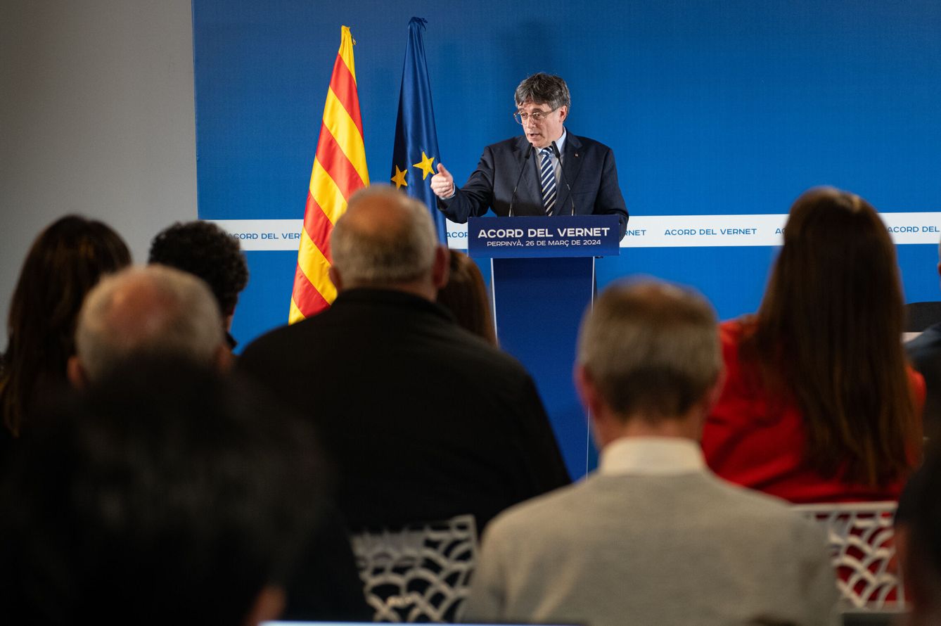 El expresidente de la Generalitat y candidato de Junts a las elecciones catalanas, Carles Puigdemont. (Glòria Sánchez/Europa Press)