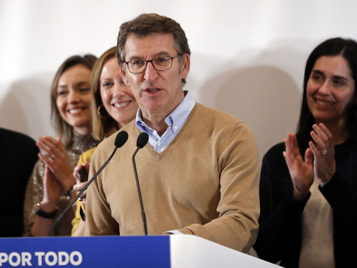 Foto: El presidente del Partido Popular de Galicia, Alberto Núñez Feijóo, comparece ante los medios de comunicación para valorar los resultados de las elecciones generales. (EFE)