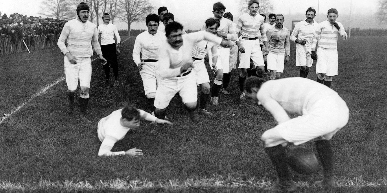 Fotografía, tomada en 1909, de un partido de rugby en la localidad francesa de Bordeaux.