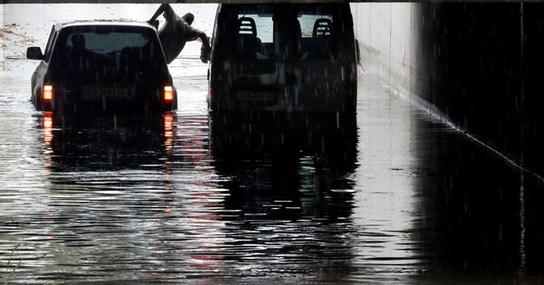 Foto: Inundación en Alfafar, Valencia, por la fuerte tromba de agua. (EFE)