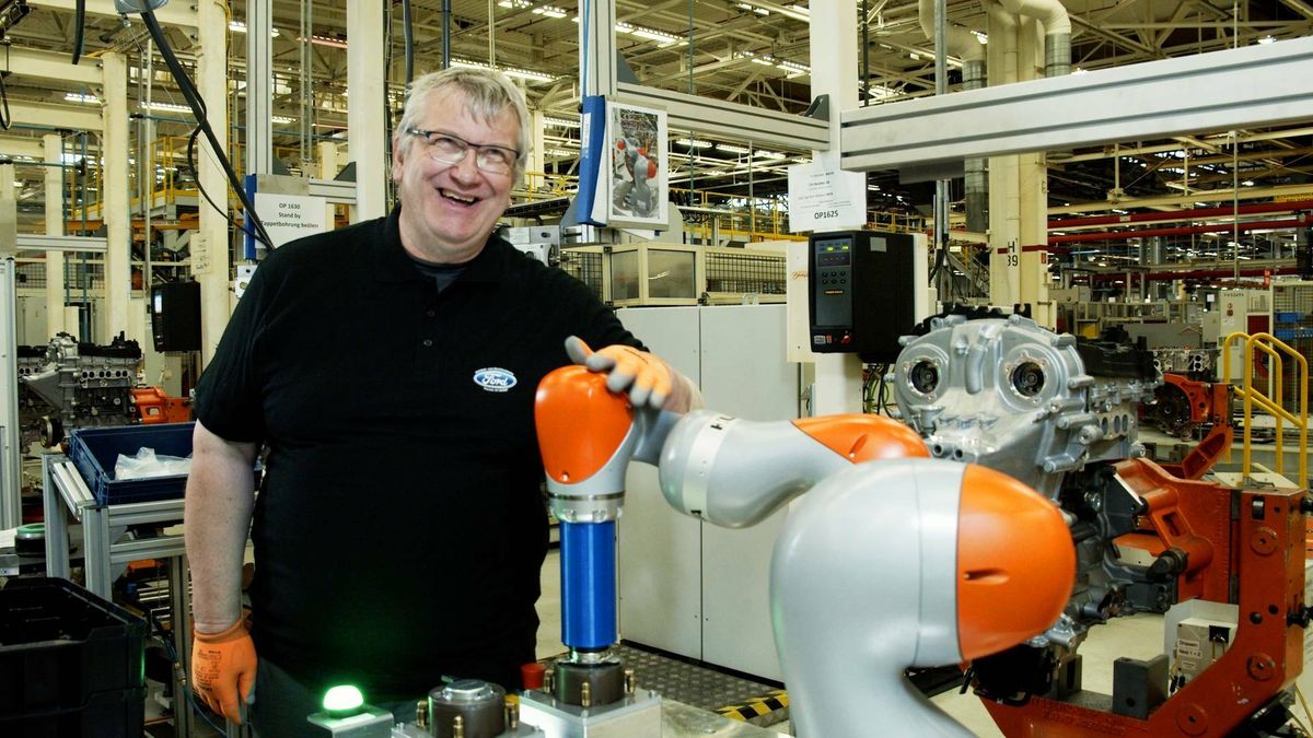 Robbie, el robot que ayuda a trabajadores con movilidad reducida en las plantas de Ford